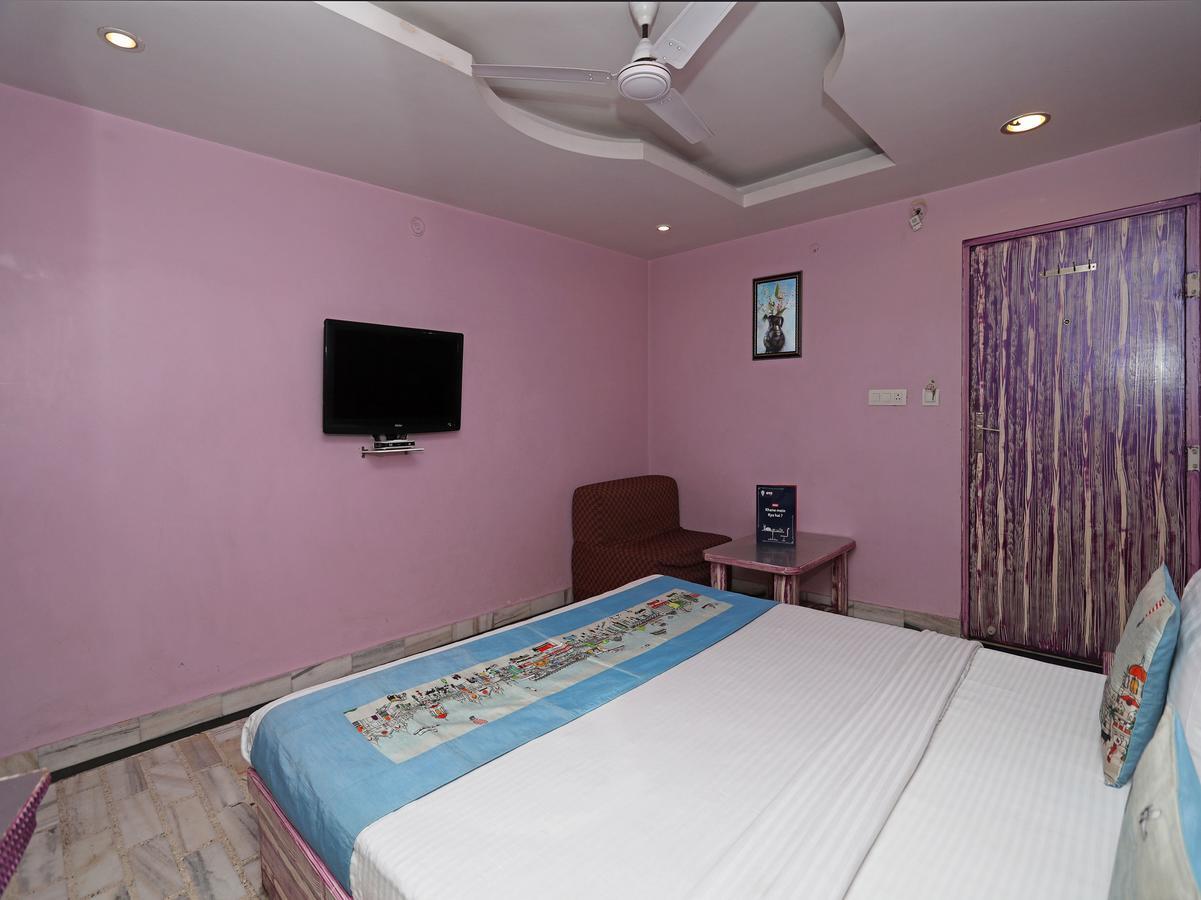 Isher International Hotel Gandhinagar Exterior foto